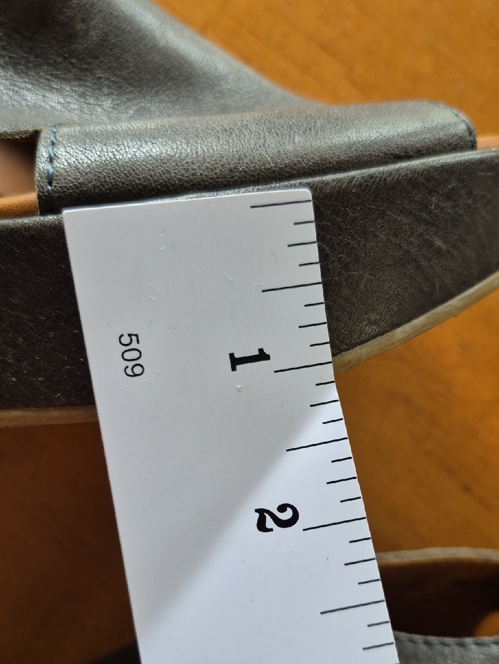 Kork-Ease Gray Platform Sandal with Buckle Strap. Size 9. - Picture 10 of 12